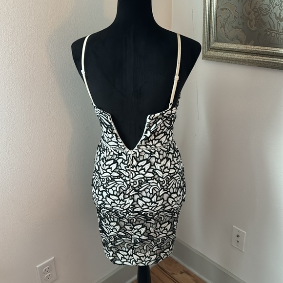 Missguided black ivory overlay lace adjustable straps mini dress fit silhouette - Picture 7 of 9